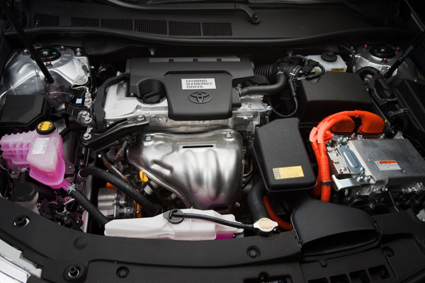 2012_Camry_Hybrid_engine.jpg
