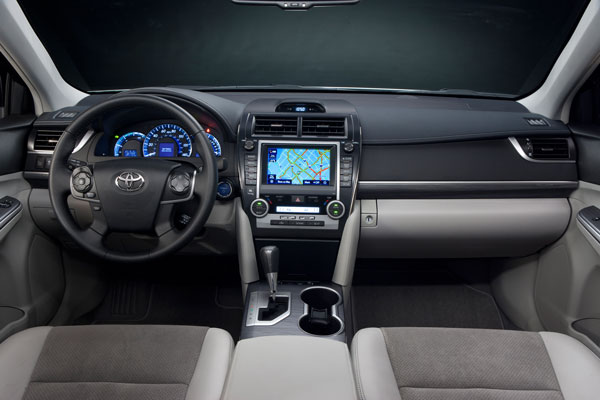 2012_Camry_Hybrid_int.jpg