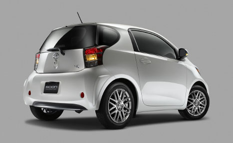 scion-iq-rear.jpg